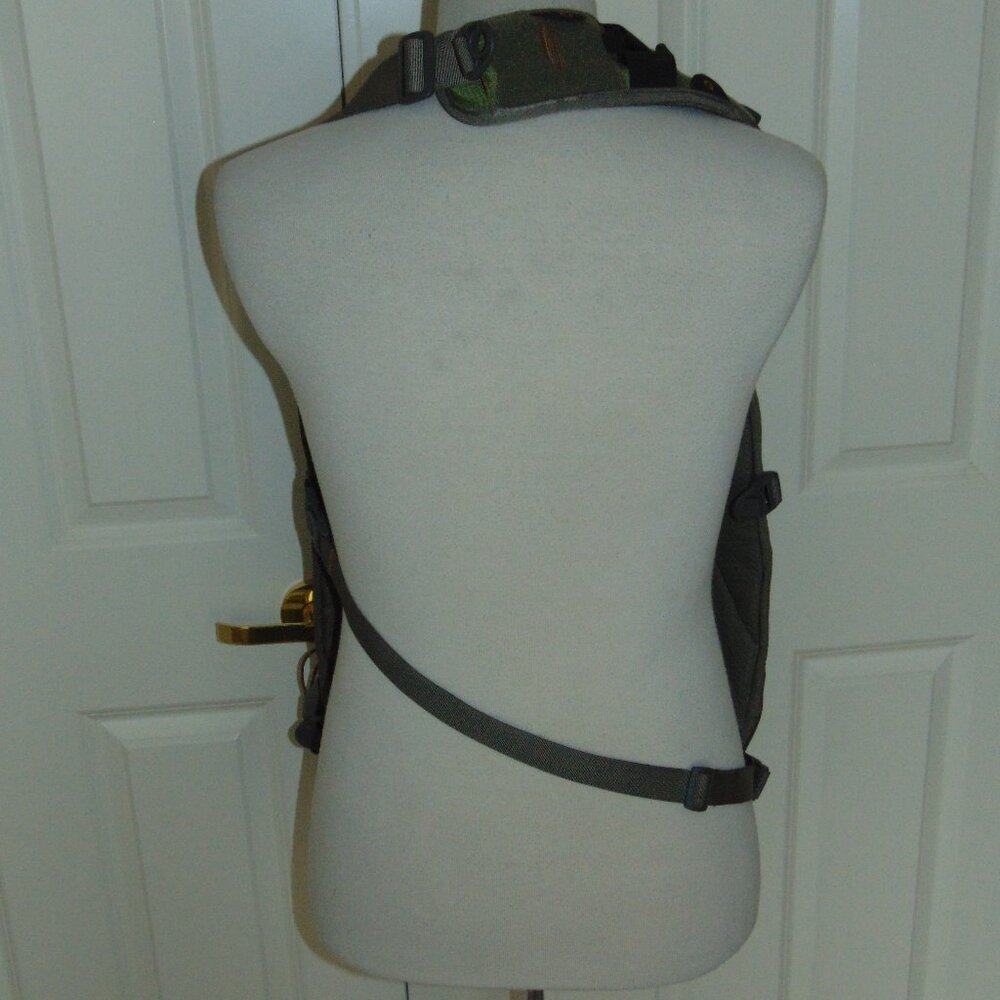 FISHPOND   SLING  PACK - Picture 5 of 6